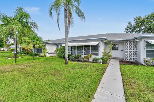 1097 Circle Terrace W C, Delray Beach, FL 33445