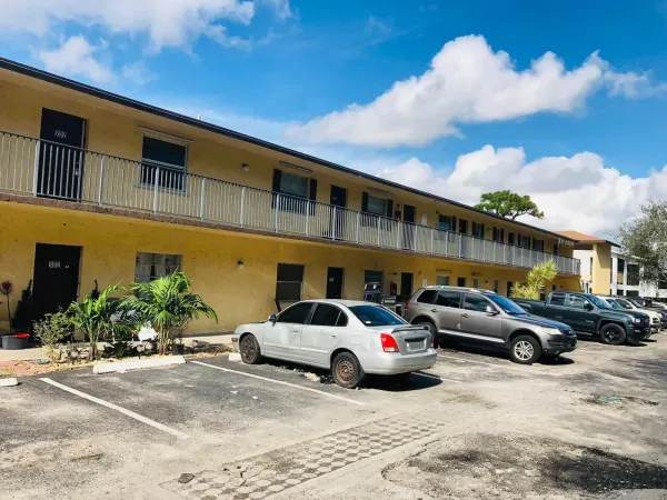 1740 2nd Avenue 202, Lake Worth Beach, FL 33460