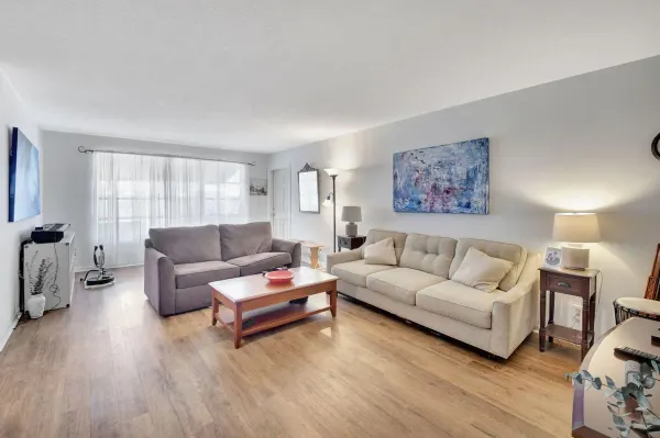 170 High Point Terrace E Apt B, Delray Beach, FL 33445