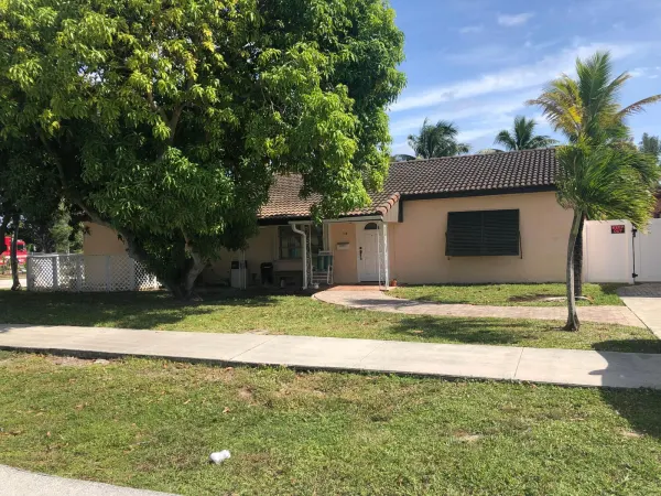 118 NW 4th Street, Boynton Beach, FL 33435