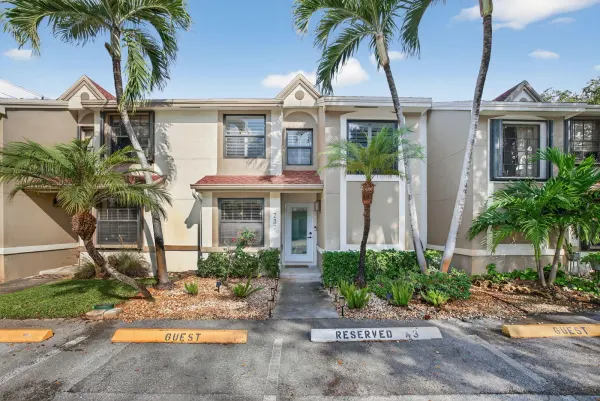 237 City View Drive 237, Fort Lauderdale, FL 33311