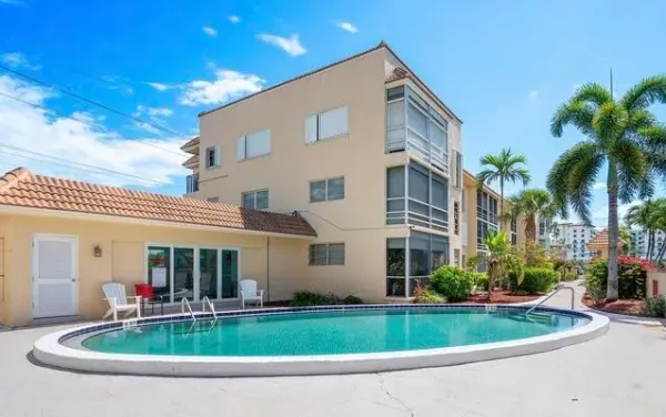 331 SW 8th Street 2-c-e, Boca Raton, FL 33432