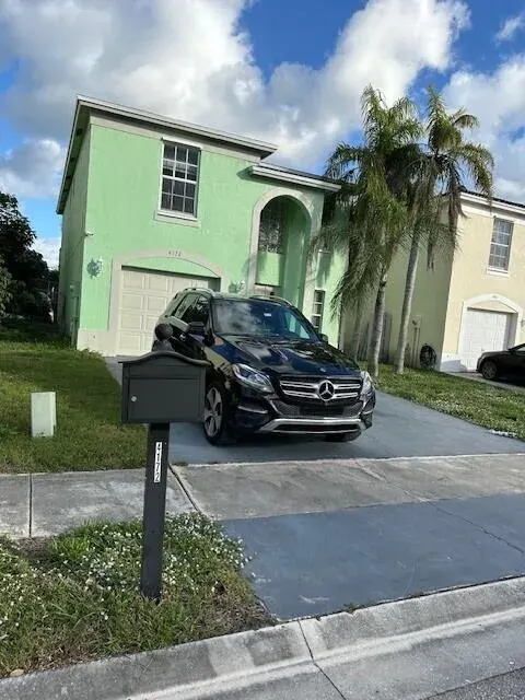 4172 Pine Hollow Circle, Greenacres, FL 33463