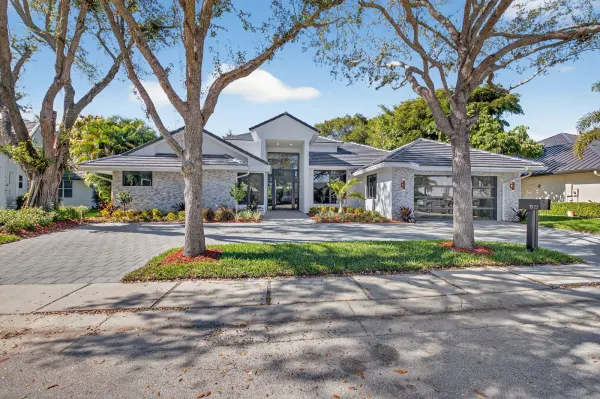 5723 Hamilton Way, Boca Raton, FL 33496