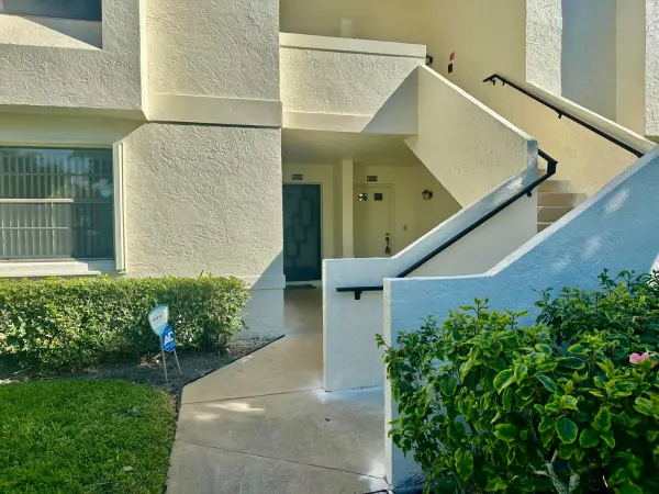 5819 Parkwalk Drive, Boynton Beach, FL 33472