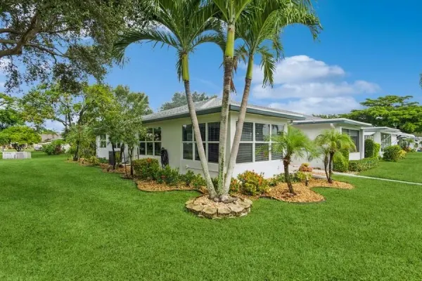 1230 S Drive Way A, Delray Beach, FL 33445