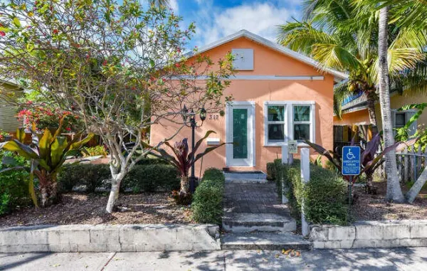 317 N D Street E, Lake Worth Beach, FL 33460