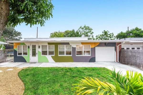 709 SW 9th Court, Delray Beach, FL 33444