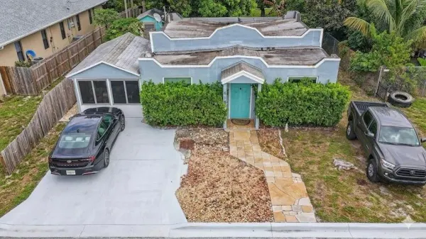 618 S Pine Street, Lake Worth Beach, FL 33460