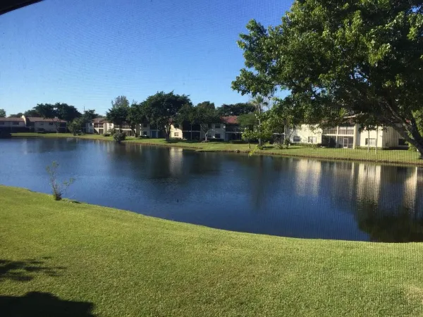 21863 Arriba Real 8-k, Boca Raton, FL 33433