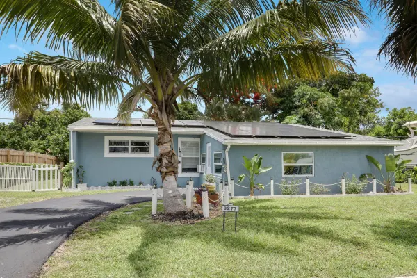 9277 Bloomfield Drive, Palm Beach Gardens, FL 33410