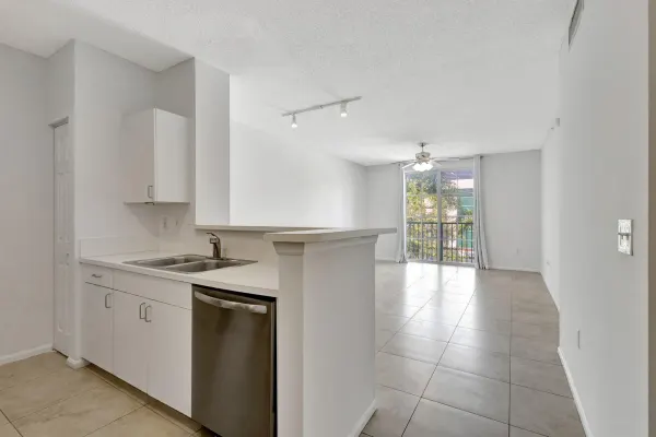 720 S Sapodilla Avenue 303, West Palm Beach, FL 33401