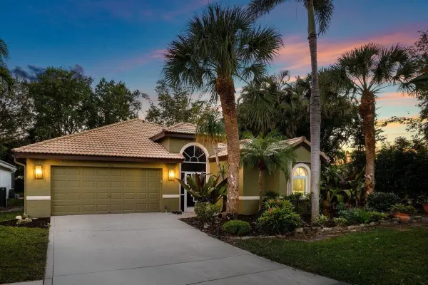 7812 Edinburough Lane, Delray Beach, FL 33446