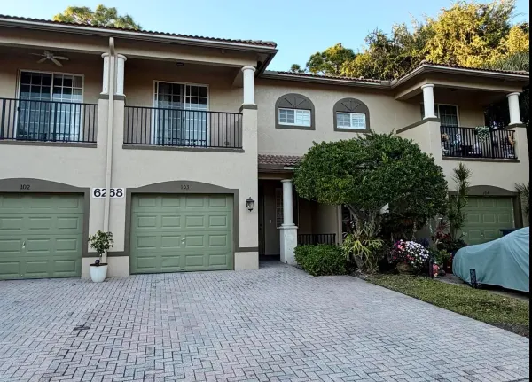 6268 S Military Trail 103, Lake Worth, FL 33463