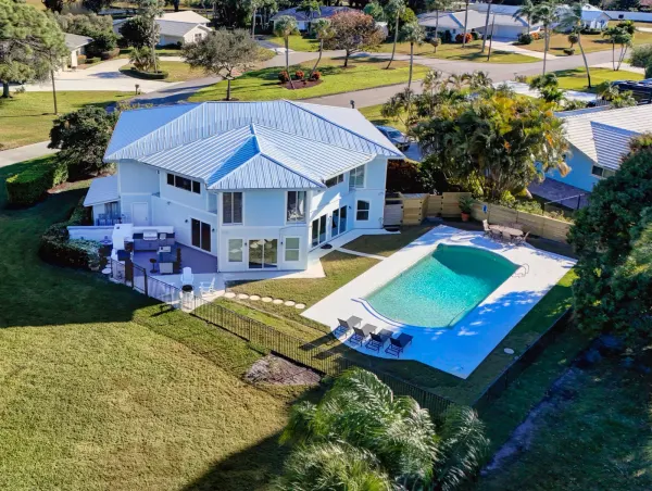 10355 Seagrape Way, Palm Beach Gardens, FL 33418