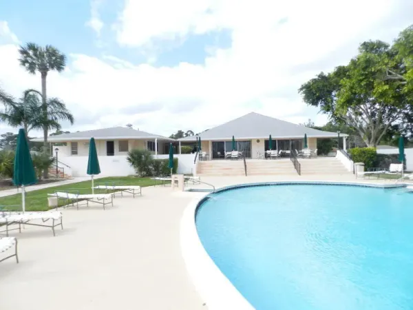 4 Greenway Village N 107, Royal Palm Beach, FL 33411