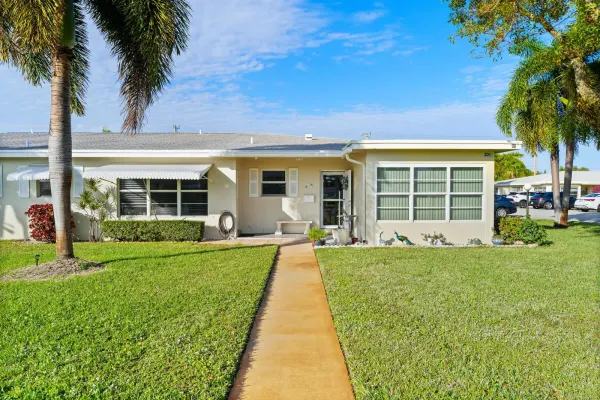 201 Country Lane B, Boynton Beach, FL 33435