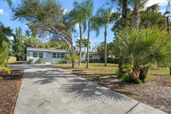 2585 Lorraine Court, North Palm Beach, FL 33403