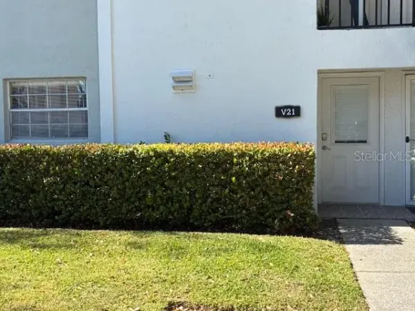 3806 N Oak Drive, Unit V21, Tampa, FL, 33611