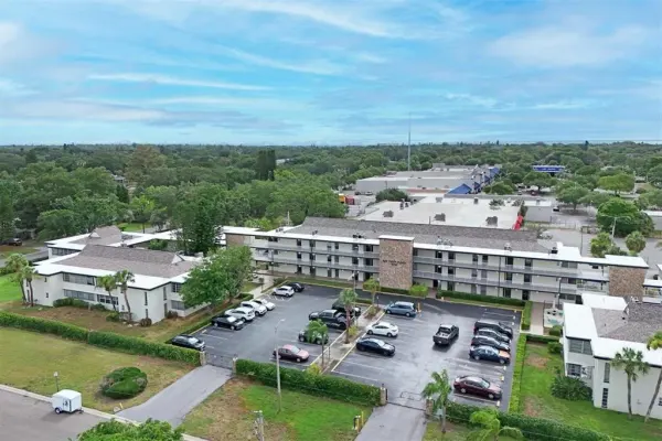 6100 12th Street S, Unit 220, St Petersburg, FL, 33705