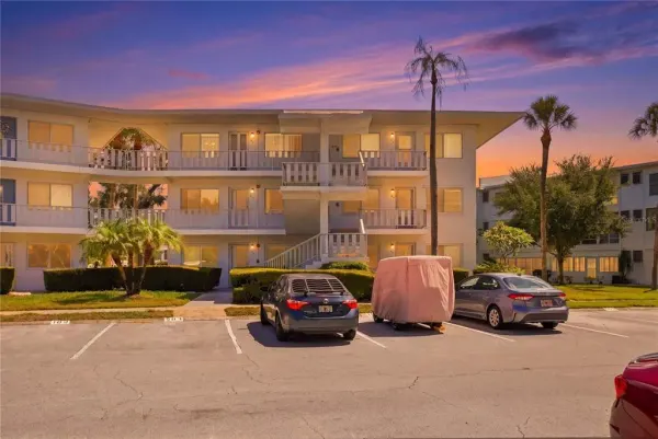 11201 80th Avenue N, Unit 302, Seminole, FL, 33772