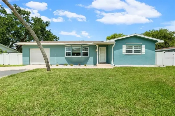 7690 91st Street, Seminole, FL, 33777