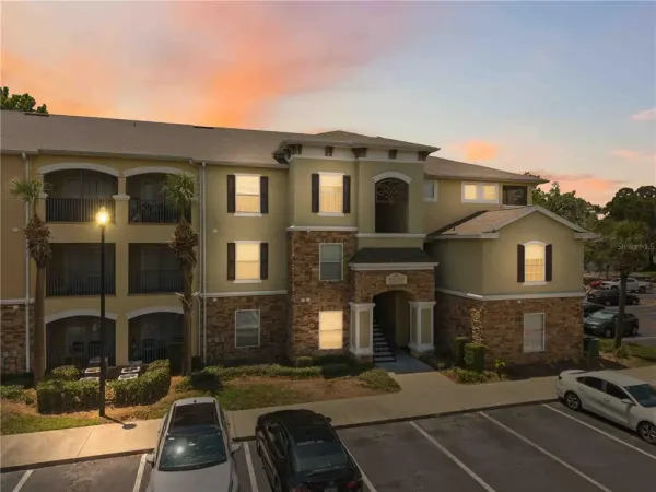 10201 Courtney Palms Boulevard, Unit 204, Tampa, FL, 33619