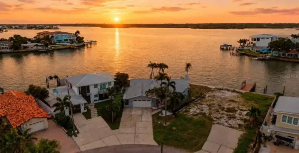 16115 4th Street E, Redington Beach, FL, 33708
