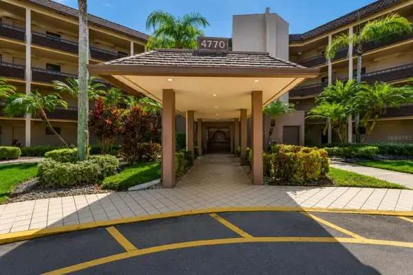 4770 Fountains Drive S, Unit 302, Lake Worth, FL, 33467