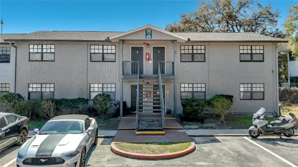 201 Pine Violet Court, Unit 201, Tampa, FL, 33612