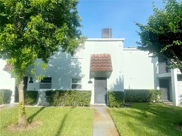 2864 SOMERSET PARK DRIVE UNIT 2864, TAMPA, FL, 33613