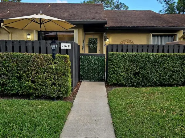 716 Sunny Pine Way, Unit D, Greenacres, FL, 33415