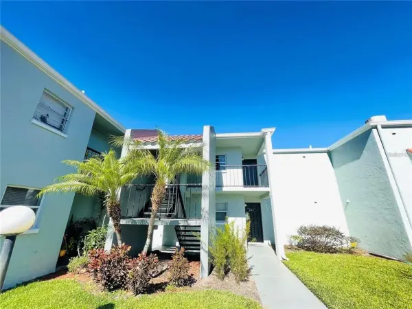 2850 Somerset Park Drive, Unit 201, Tampa, FL, 33613