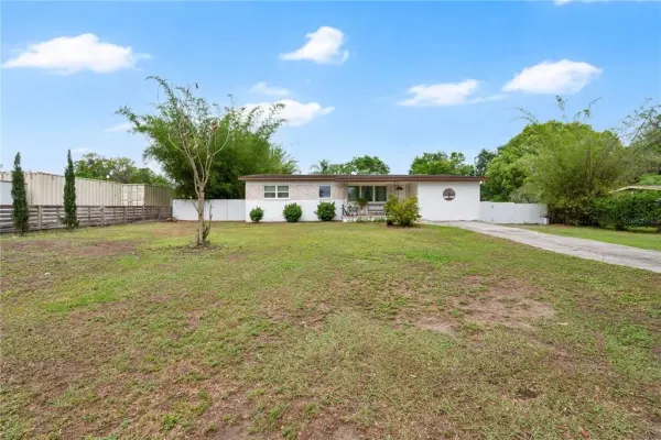 2010 Lee Drive, Valrico, FL, 33594