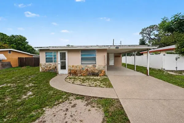 131 Emerald Lane, Largo, FL, 33771