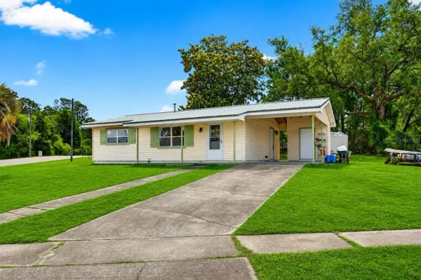 1766 W Gardenia Drive, Citrus Springs, FL, 34434