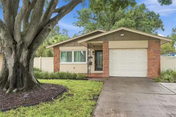 205 SE Monroe Circle N, St Petersburg, FL, 33703