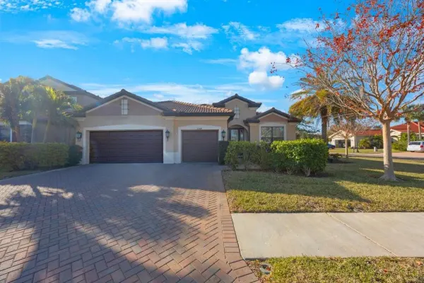 2564 Grand Cypress Boulevard, Palm Harbor, FL, 34684