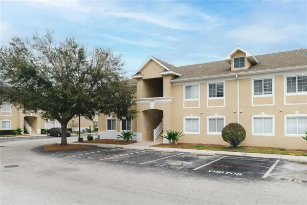 6434 Cypressdale Drive, Unit 102, Riverview, FL, 33578