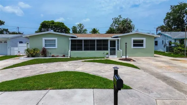 5672 62nd Way N, St Petersburg, FL, 33709