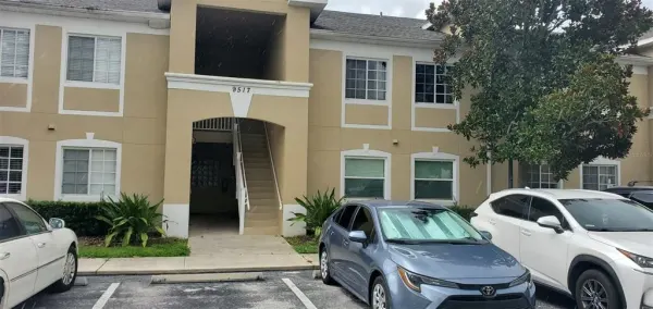 9517 Amberdale Court, Unit 202, Riverview, FL, 33578