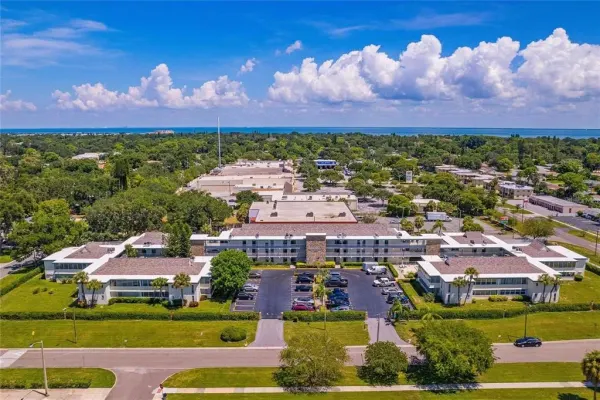 6100 12th Street S, Unit 221, St Petersburg, FL, 33705