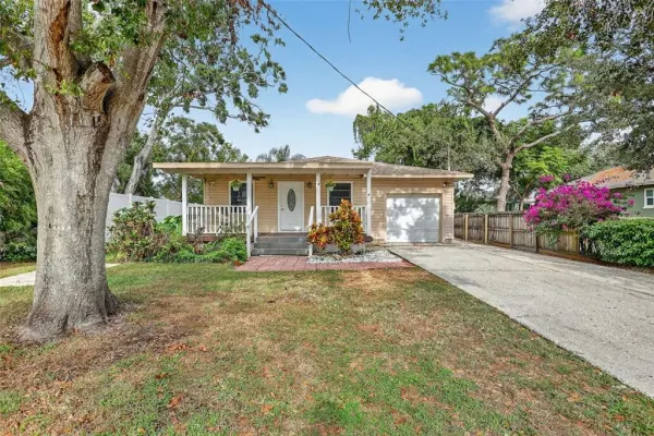6220 W Thorpe Street, Tampa, FL, 33611