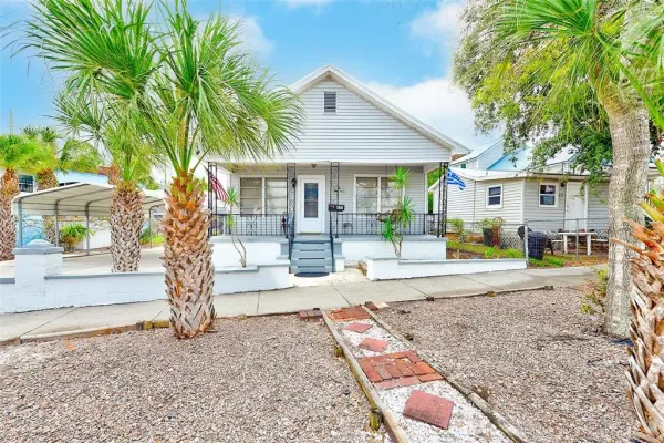 632 Cross Street, Tarpon Springs, FL, 34689