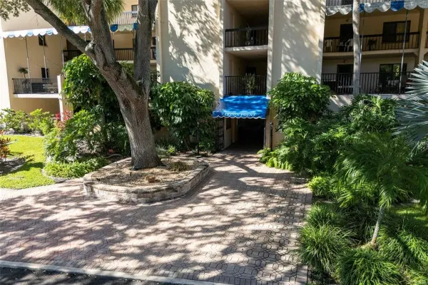 305 Tarpon Point, Tarpon Springs, FL, 34689