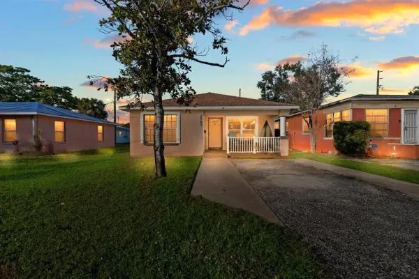 2563 13th Avenue S, St Petersburg, FL, 33712