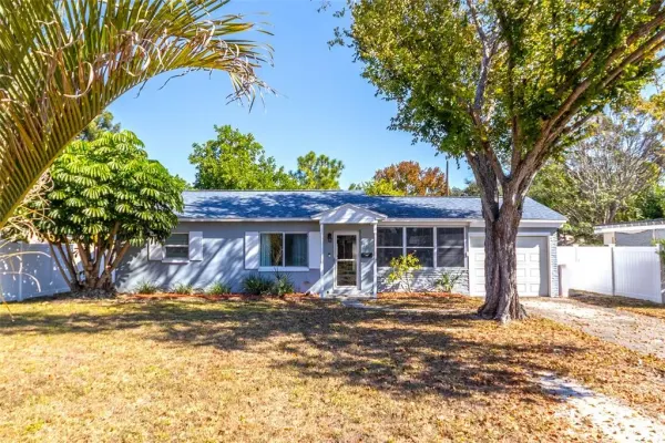 1725 Bradshaw Lane N, St Petersburg, FL, 33710