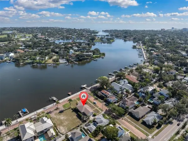 2800 Coffee Pot Boulevard NE, St Petersburg, FL, 33704