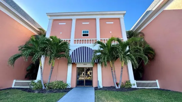 1900 68th Street N, Unit 106, St Petersburg, FL, 33710