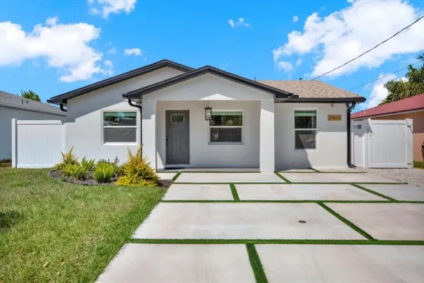 2905 W Collins Street, Tampa, FL, 33607